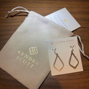 Kendra Scott Classic Silver Drop Earrings